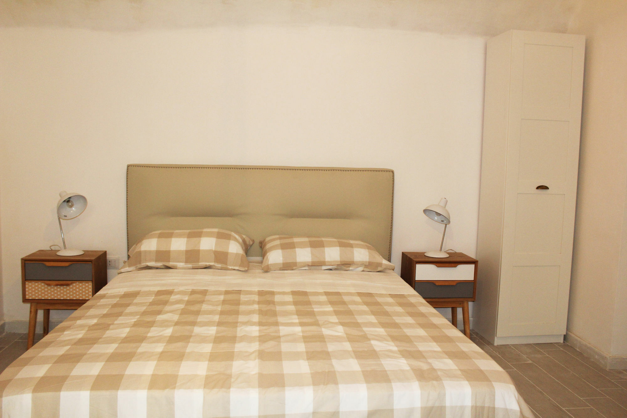 Monohouse Apartment Наполи Екстериор снимка