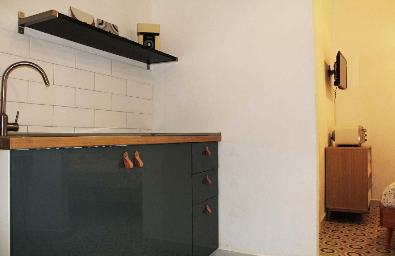Monohouse Apartment Наполи Екстериор снимка